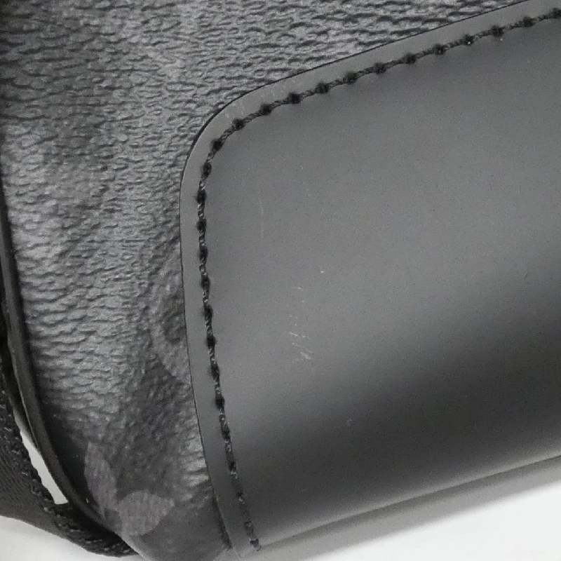 Túi đeo chéo Louis Vuitton Monogram Eclipse Voyage PM M40511 611797