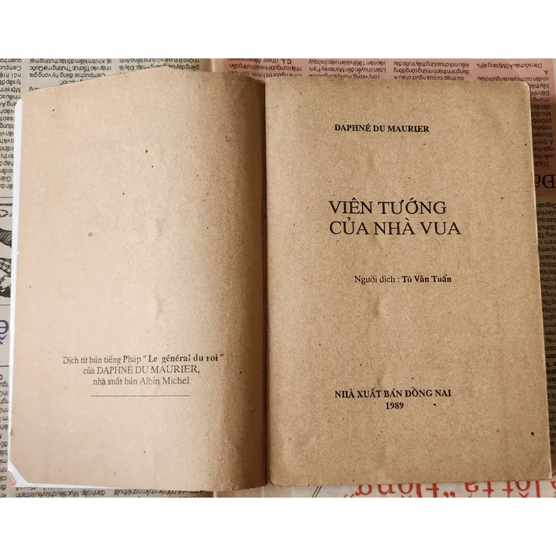 VIÊN TƯỚNG CỦA NHÀ VUA - nữ văn sĩ DAPHNÉ DU MAURIER 726897