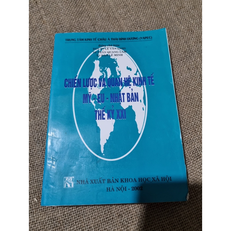 Chiến lược và quan hệ kinh tế Mỹ - EU -  Nhật Bản thế kỷ XXI 327105