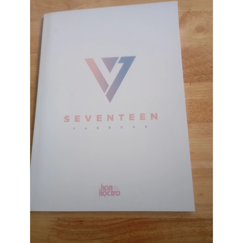 3 quyển fanbook tặng kèm mega poster 521689