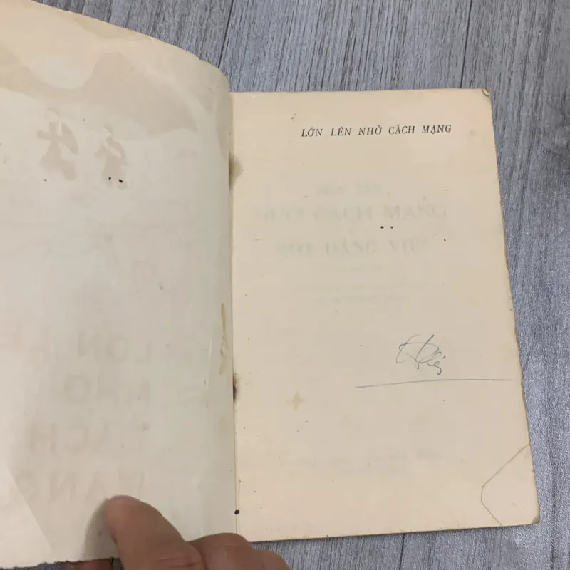 Lớn lên nhờ cách mạng 1970. 10a3 1025795