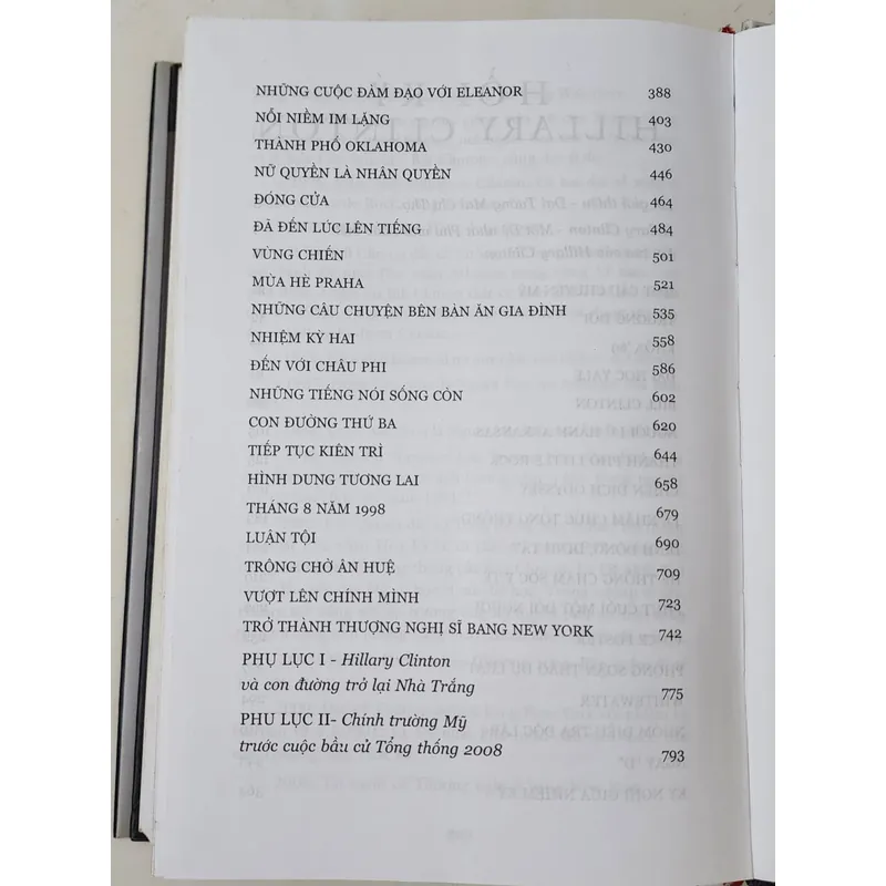 Hồi ký Hillary Clinton và chính trường nước Mỹ 704186