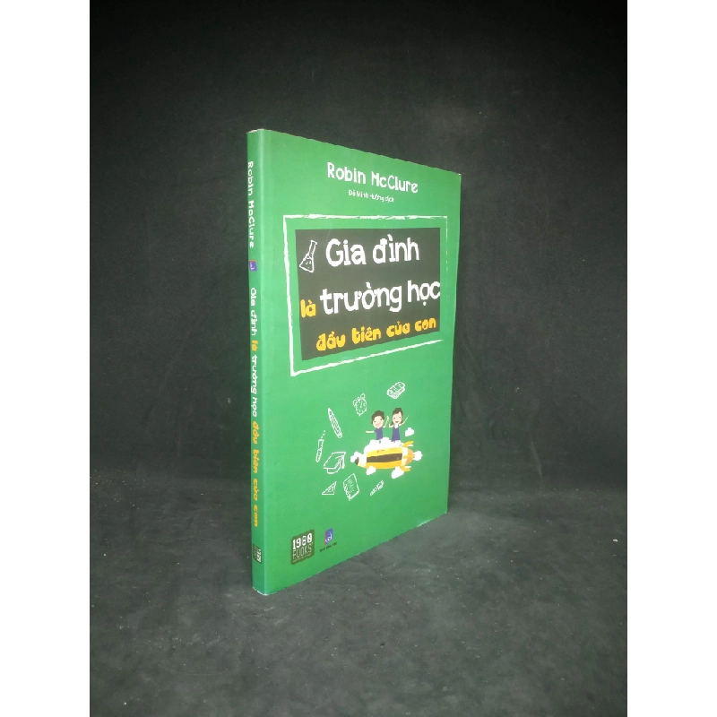 Gia đình là trường học đầu tiên của con mới 90% HPB.HCM0503 324309