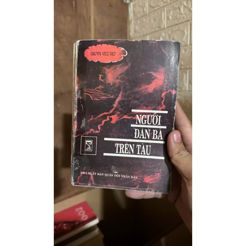 Người đàn bà trên tàu 721110