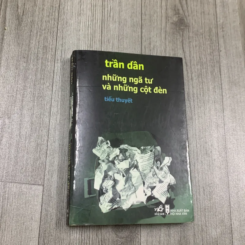 Những ngã tư và những cột đèn - trần dần. 1a5 1002847