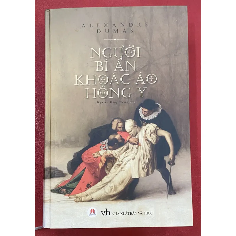 Người bí ẩn khoác áo hồng y - Alexandre Dumas 1042362