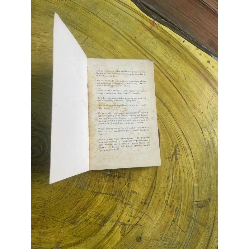 A BRIEF HISTORY OF TIME- STEPHEN HAWKING  798680