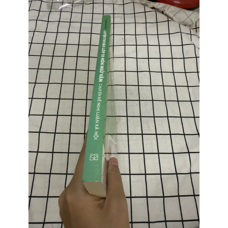 Luyện thi vào lớp 10 môn Ngữ văn 597371