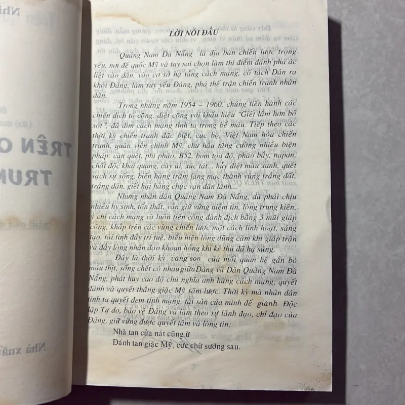 Trên quê hương trung dũng  757172