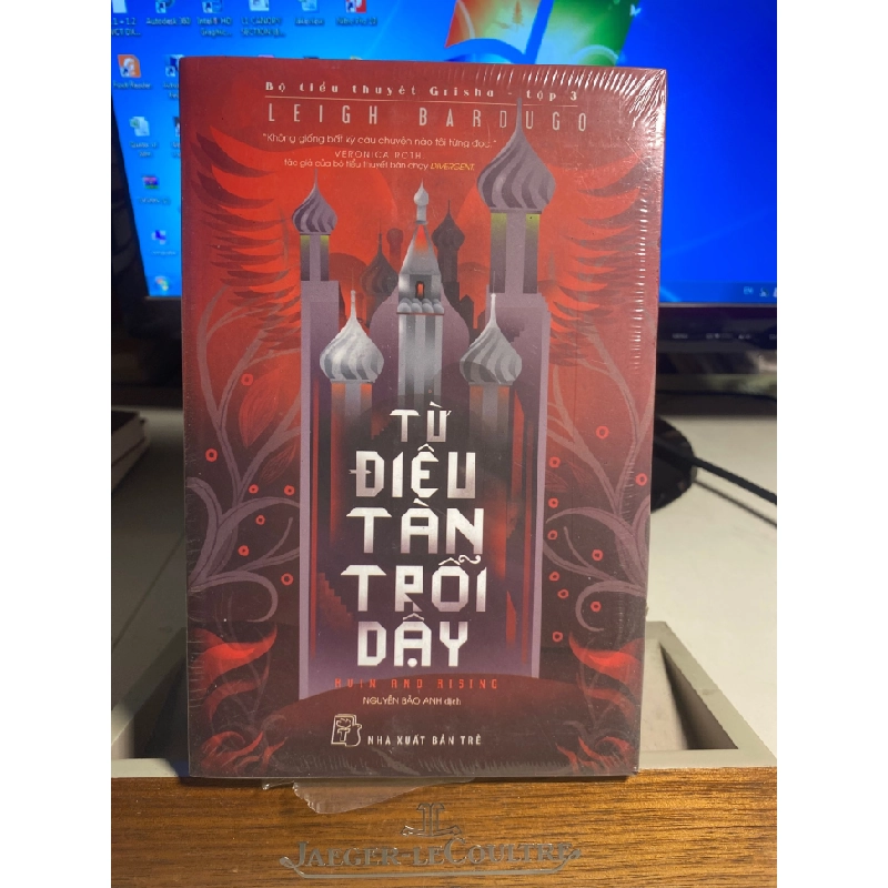 Từ điêu tàn trỗi dậy -Leigh Bardugo - NXB Trẻ- Sách lưu kho còn seal, mới 90% STB265 457608