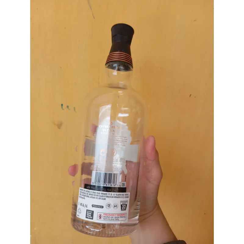 Vỏ chai rượu ngoại Chivas 20 989846