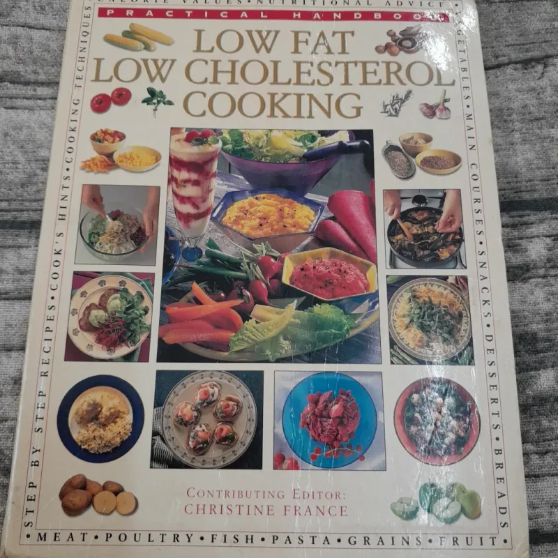 Sách nấu ăn ngoại Anh- Cẩm nang nấu MÓN ÍT MỠ ÍT BÉO. Chủ biên. Christine France 786589