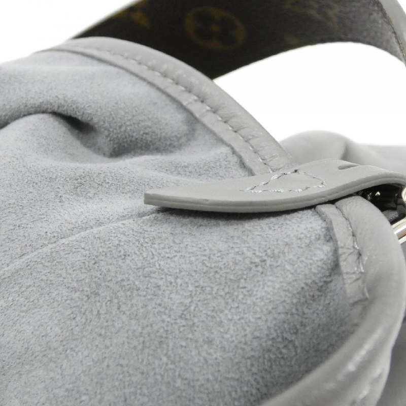 Túi xách Louis Vuitton Carryall Vibe MM M12583 611982