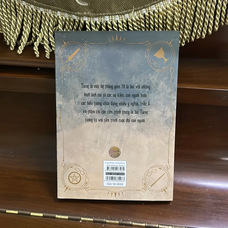 Sự nghiệp và những thông điệp từ tarot  682395