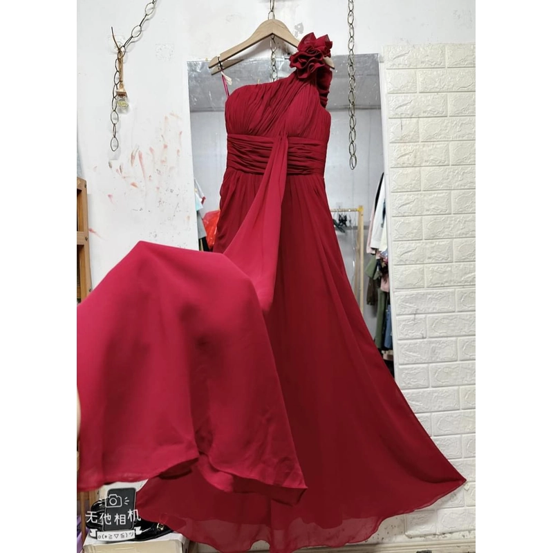 Đầm đỏ dự tiệc size M/ L do có thắt chun dây lưng nên điều chỉnh được to nhỏ 465896