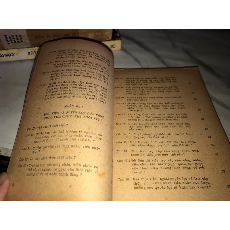 Tuyển dụng và cho thôi việc  990606