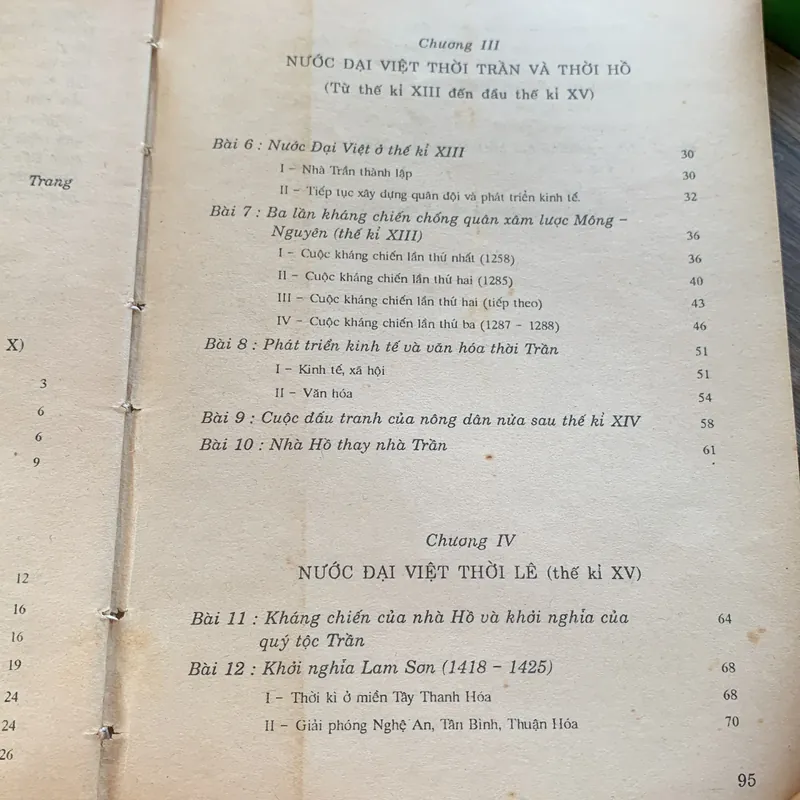 Sách giáo khoa Lịch sử 7, in năm 1998 706709