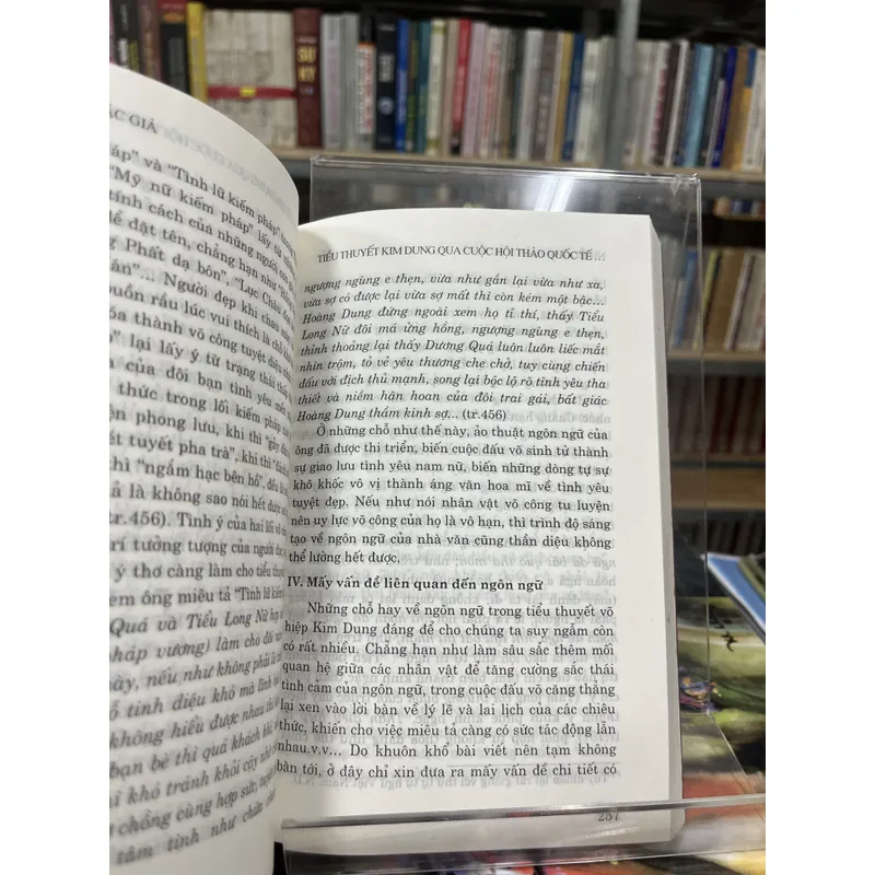 TIỂU THUYẾT KIM DUNG QUA CÁC CUỘC HỘI THẢO QUỐC TẾ 1998& 2003 702641
