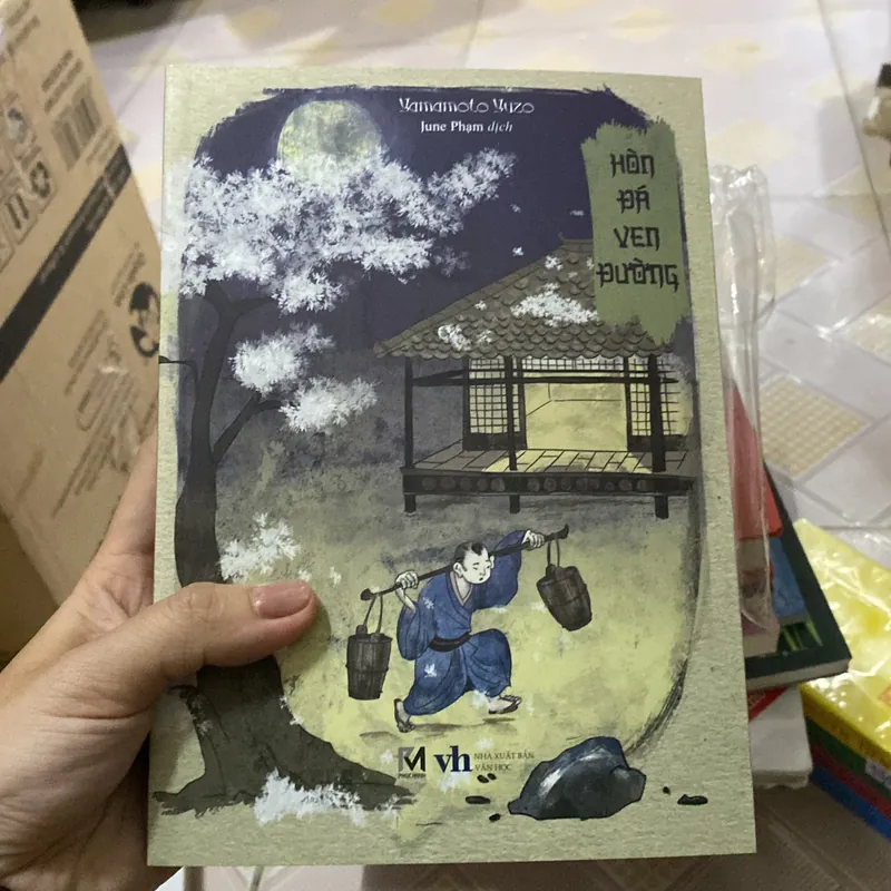 Hòn đá ven đường  723326