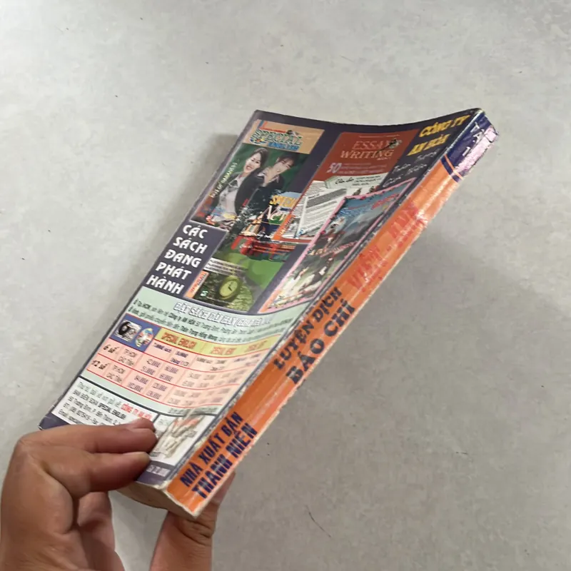 Luyện dịch báo chí Việt - Anh (Tập 1)  557868