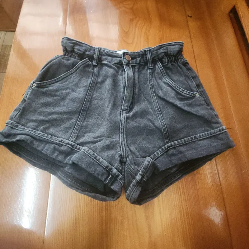 Quần sort nữ thương hiệu Babo Studios màu đen có nhấn chun 2 bên hông 973678