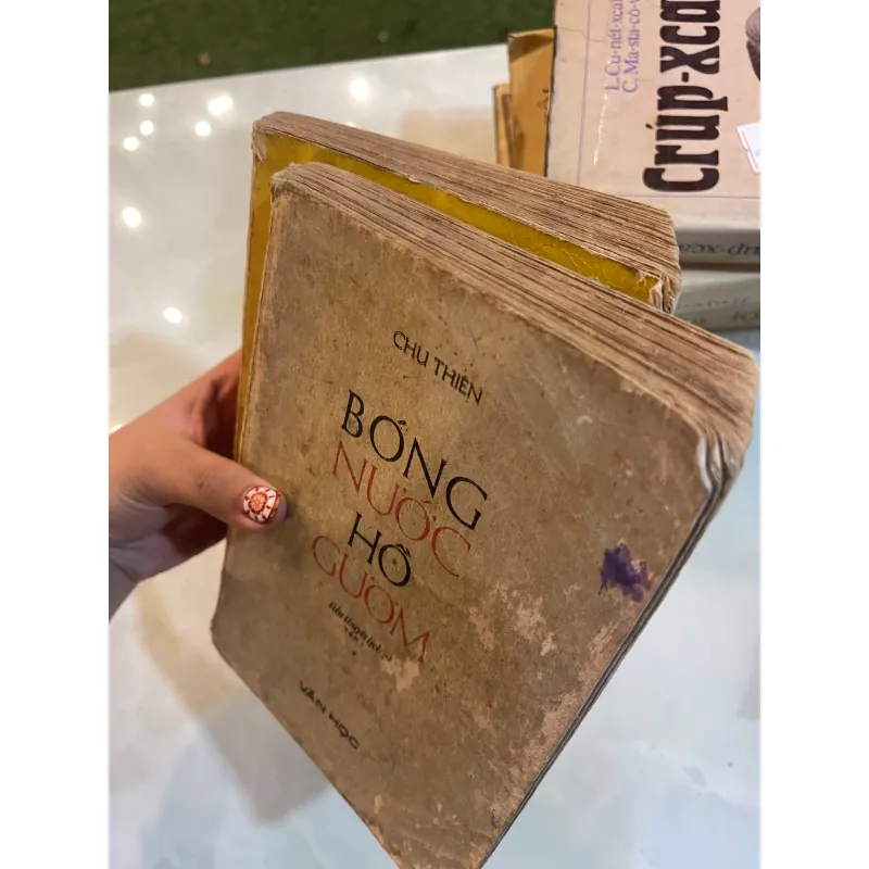 BÓNG NƯỚC HỒ GƯƠM (2 TẬP) - CHU THIÊN 1004948