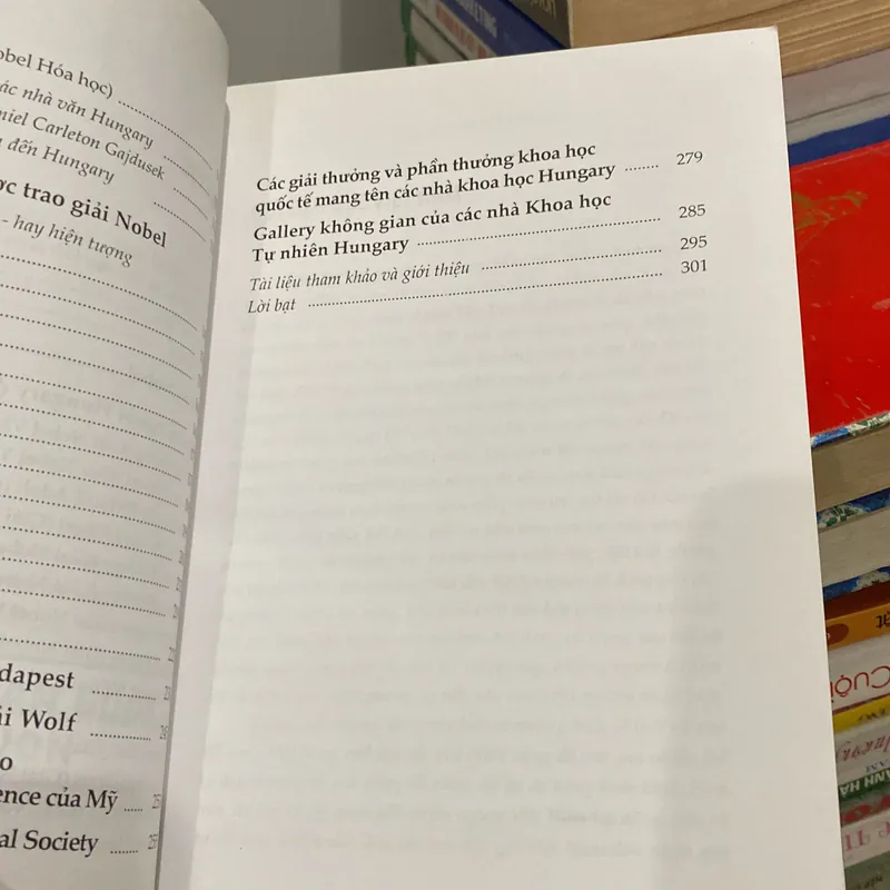 NHỮNG NGƯỜI HUNGARY ĐOẠT GIẢI NOBEL (XB 2009) 568140