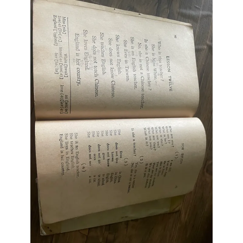 Sách học tiếng Anh  569982