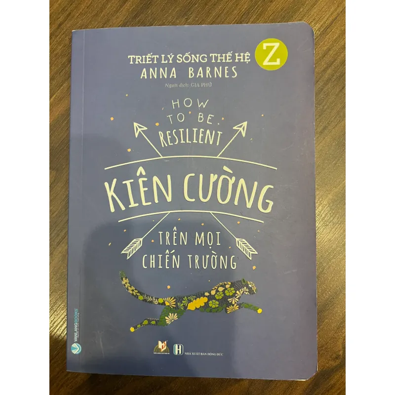 KIÊN CƯỜNG trên mọi chiến trường - Sách màu mới 95% 762772