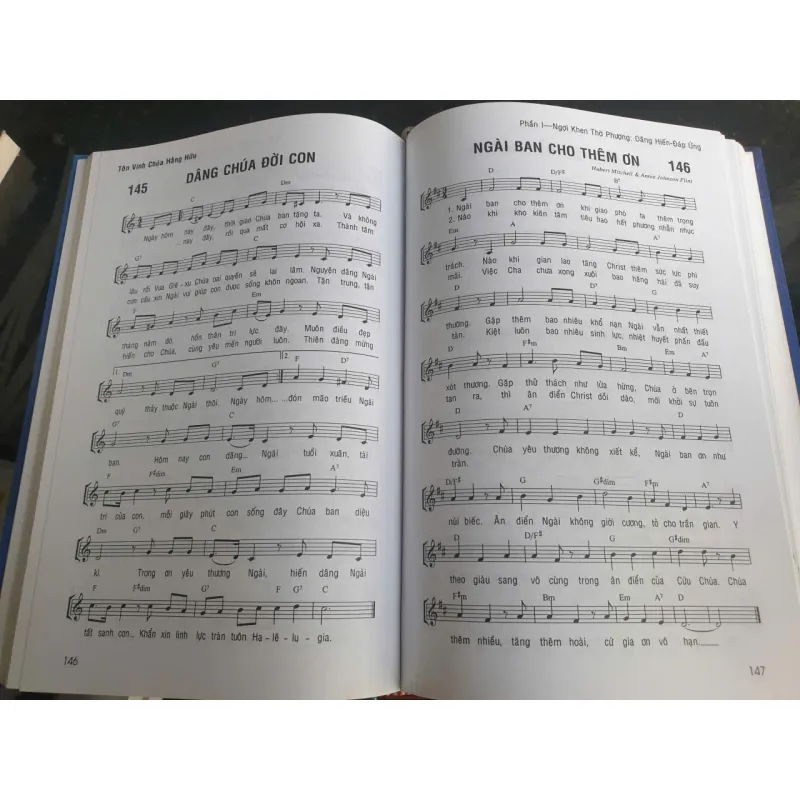 Tôn Vinh Chúa Hằng Hữu - Tuyển Tập Các Bài Thánh Ca 692678