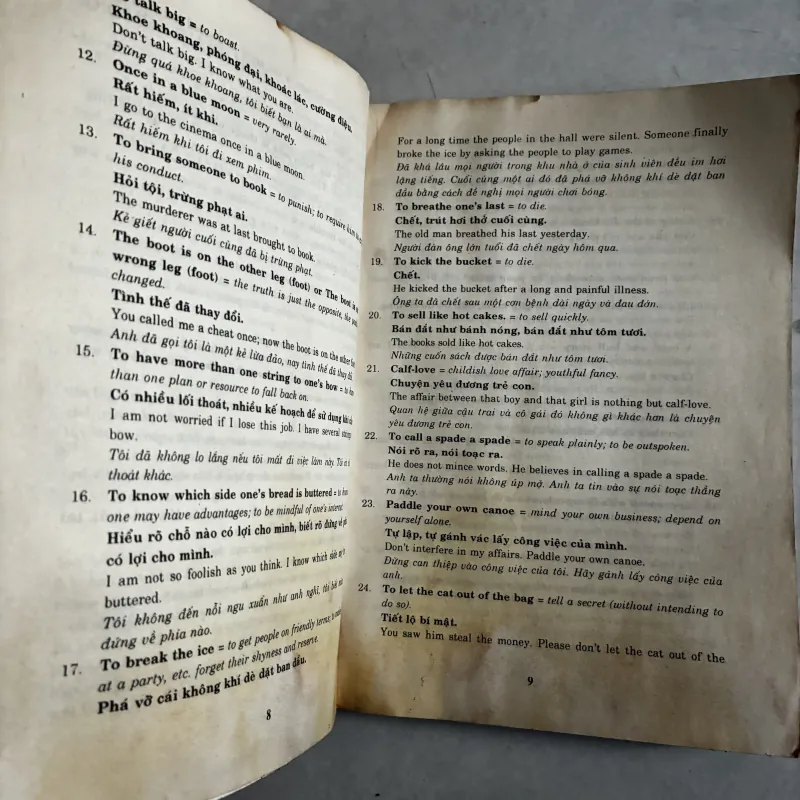 Thành ngữ và giới từ trong Tiếng Anh (có ẩm) 1017986