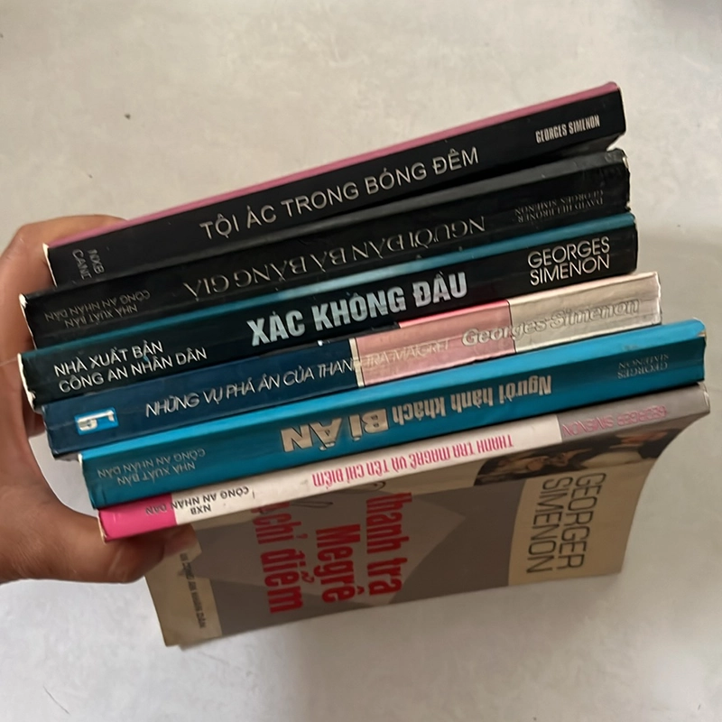 Tội ác trong bóng đêm - Georges Simenon 506733