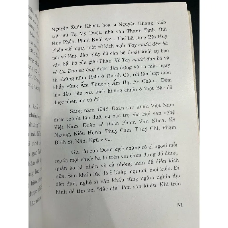 Mỹ thuật sân khấu kịch nói Việt Nam - Phùng Huy Bính 701793