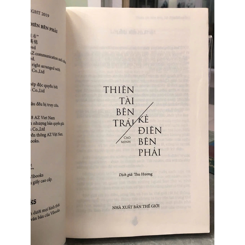 THIÊN TÀI BÊN TRÁI, KẺ ĐIÊN BÊN PHẢI - CAO MINH dịch 475705