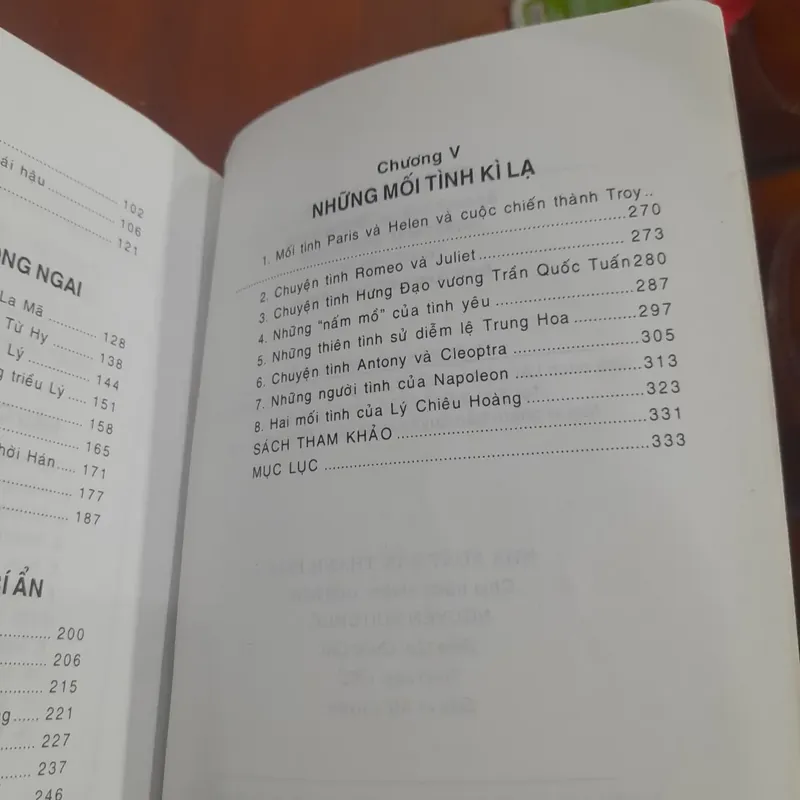 BÍ SỬ HẬU CUNG Việt Nam & Thế giới 712473