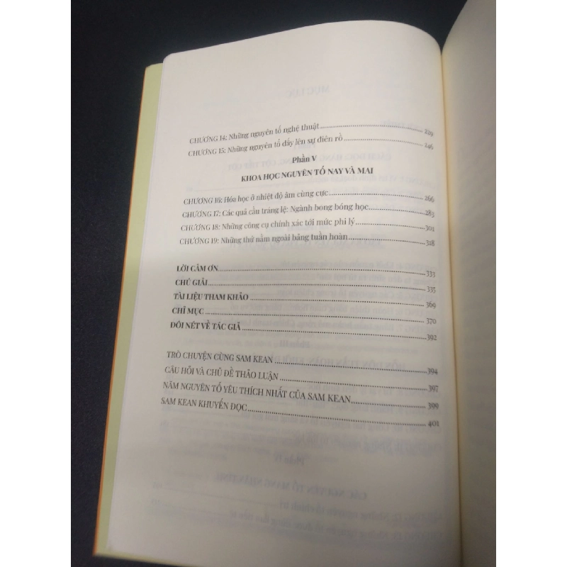 Chiếc thìa biến mất Sam Kean 2020 mới 90% bẩn bìa tróc gáy nhẹ HCM2504 hóa học, khoa học 914032