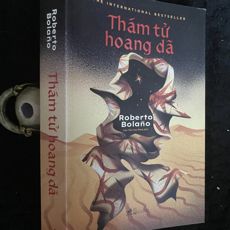 Thám tử hoang dã-Roberto Bolaño.   1030599