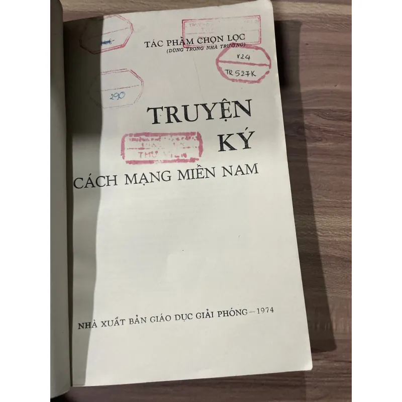 Truyện ký cách mạng Việt Nam - khổ lớn- 1974 748013