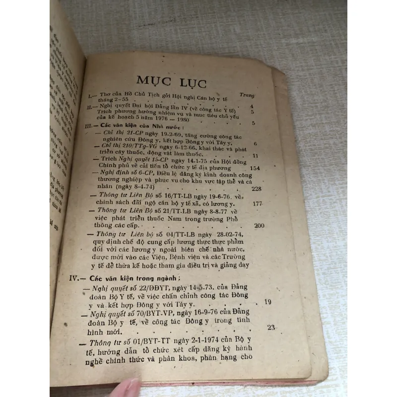 Tập văn kiện về công tác y học dân tộc 961695