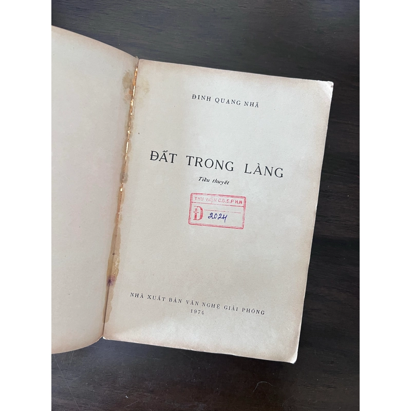 Đất trong làng (tiểu thuyết xb 1974) 551633