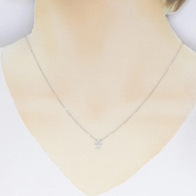 Dây chuyền chữ cái Aker 0.07CT - Hàng hiệu Authentic 842609