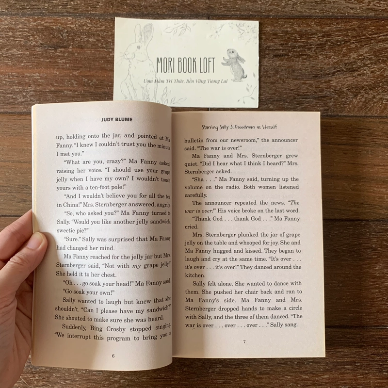 Sách ngoại văn Starring Sally J. Freedman as Herself – Judy Blume, Used, trình độ B2 498799