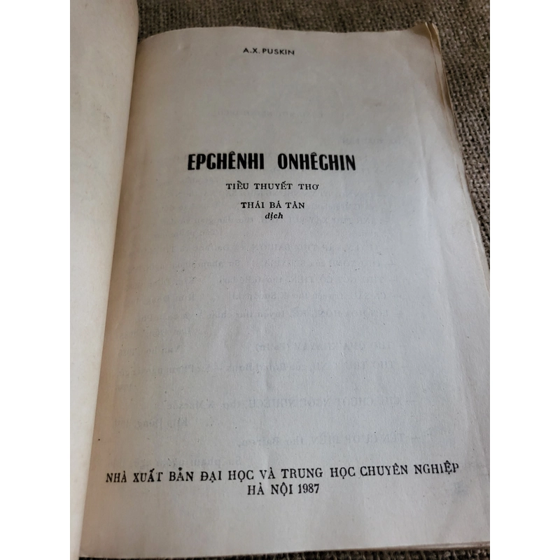 tiểu thuyết  Ghênhi Onhêchin
(Yevgeny Onegin) của  Pushkin 302347