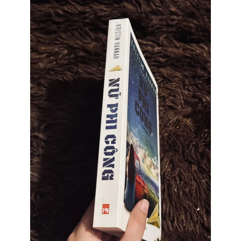 Nữ phi công 758051