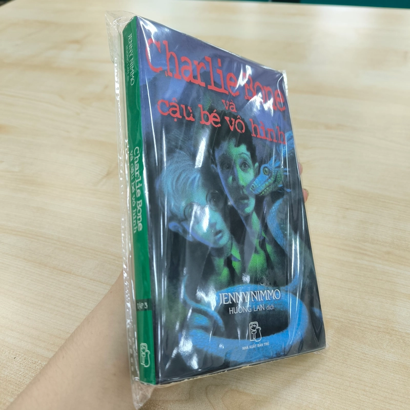 Charlie Bone Và Cậu Bé Vô Hình (Tập 3) - Jenny Nimmo 475901