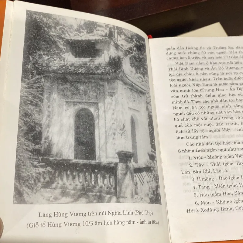 TÓM TẮT NIÊN BIỂU LỊCH SỬ VIỆT NAM, bản bìa cứng (XB 2004) 606522