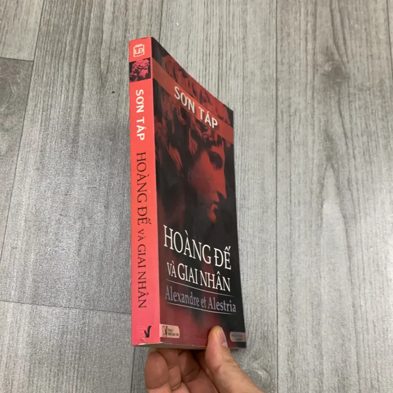 Hoàng đế và giai nhân - sơn táp. 5a2 777799