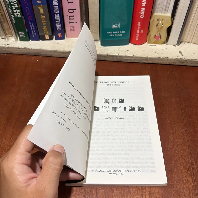 Bút Ký Tư Liệu: Ông Cơ Còi Làm Báo “Phá Ngục” Ở Côn Đảo - PGS.TS. Nguyễn Ngọc Oanh - 2018 785662