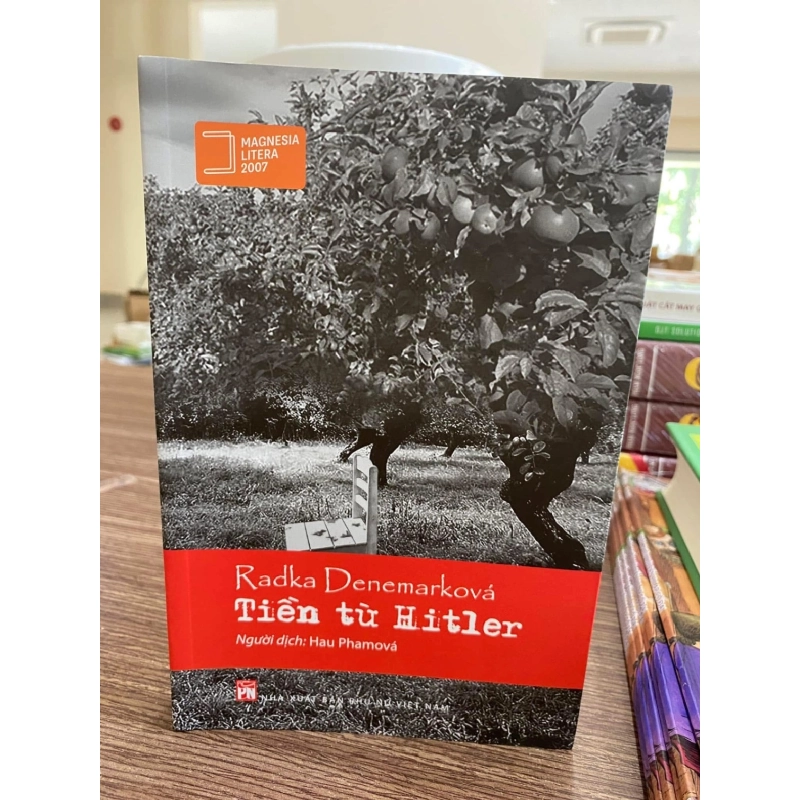 [Phiên Chợ Sách Cũ] Tiền từ Hitler - Tiểu thuyết - Radka Denemarkov 0506 467523