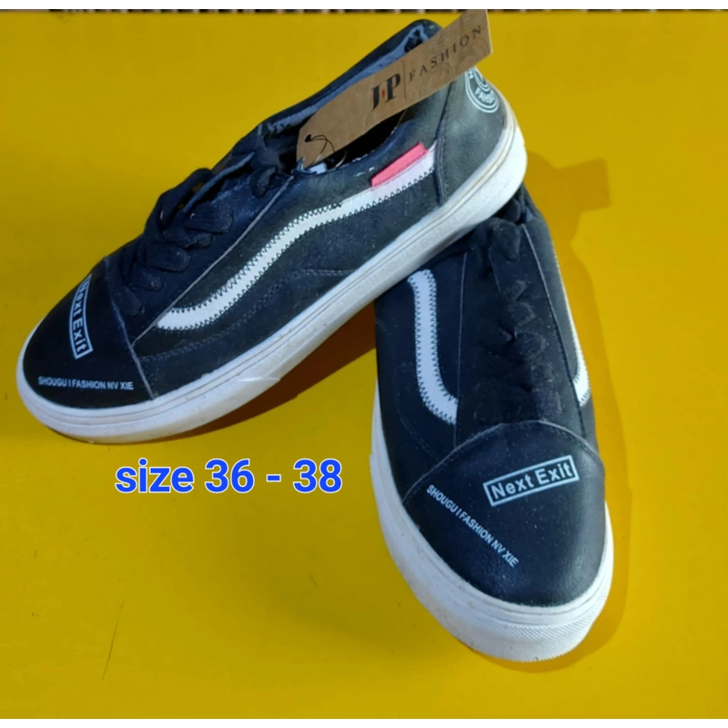 Giày thể thao  547017